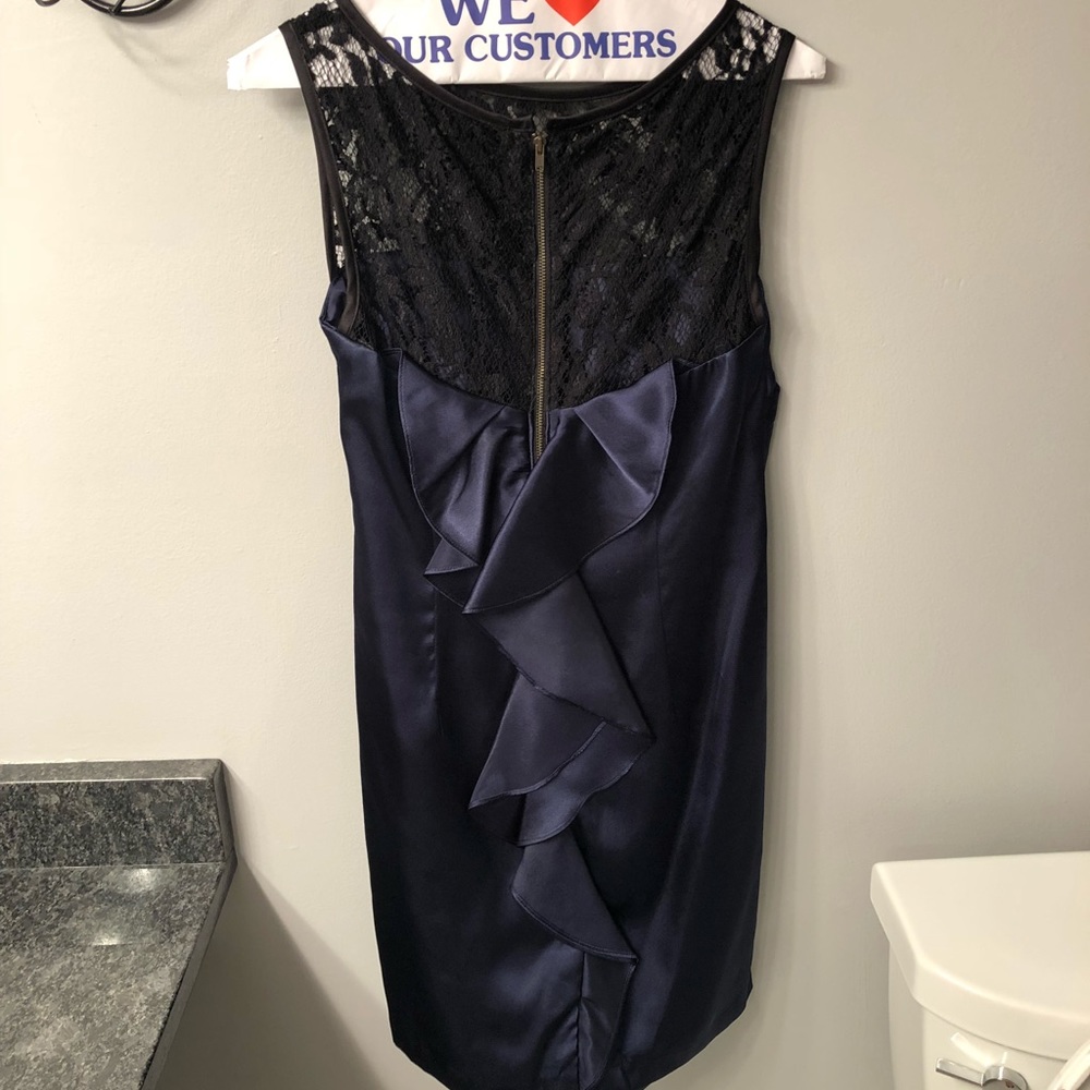 Dress - Picture 3 of 4